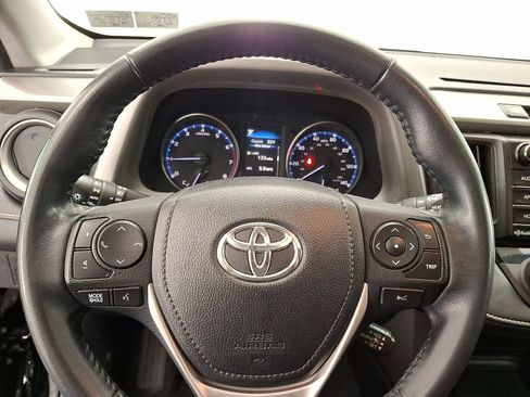 Used 2018 Toyota RAV4 XLE w/ Plus Extra Value Package AWD/4WD image 8