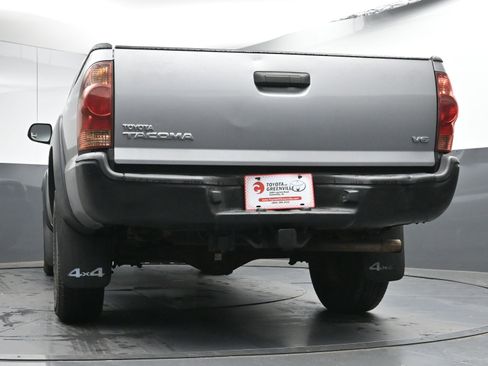 Used 2014 Toyota Tacoma Base image 24