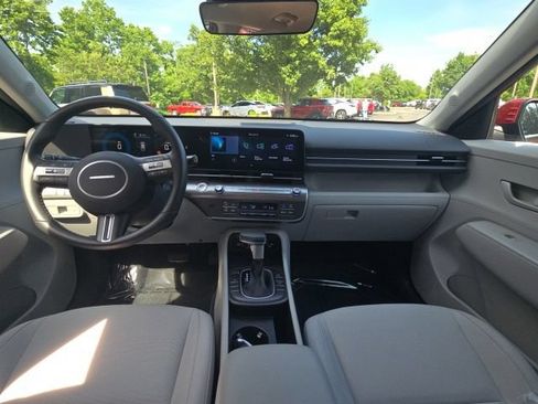 Used 2025 Hyundai Kona SEL AWD/4WD image 14