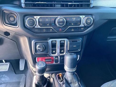 Certified 2025 Jeep Wrangler Sport image 31