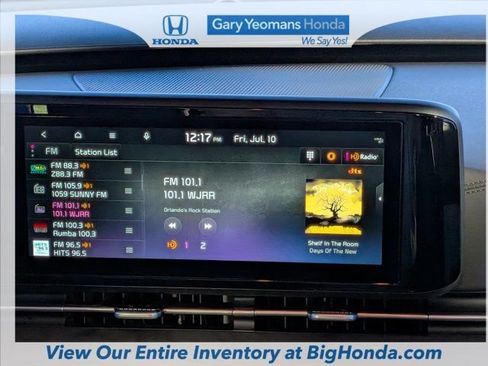 Used 2024 Kia Carnival EX FWD image 21