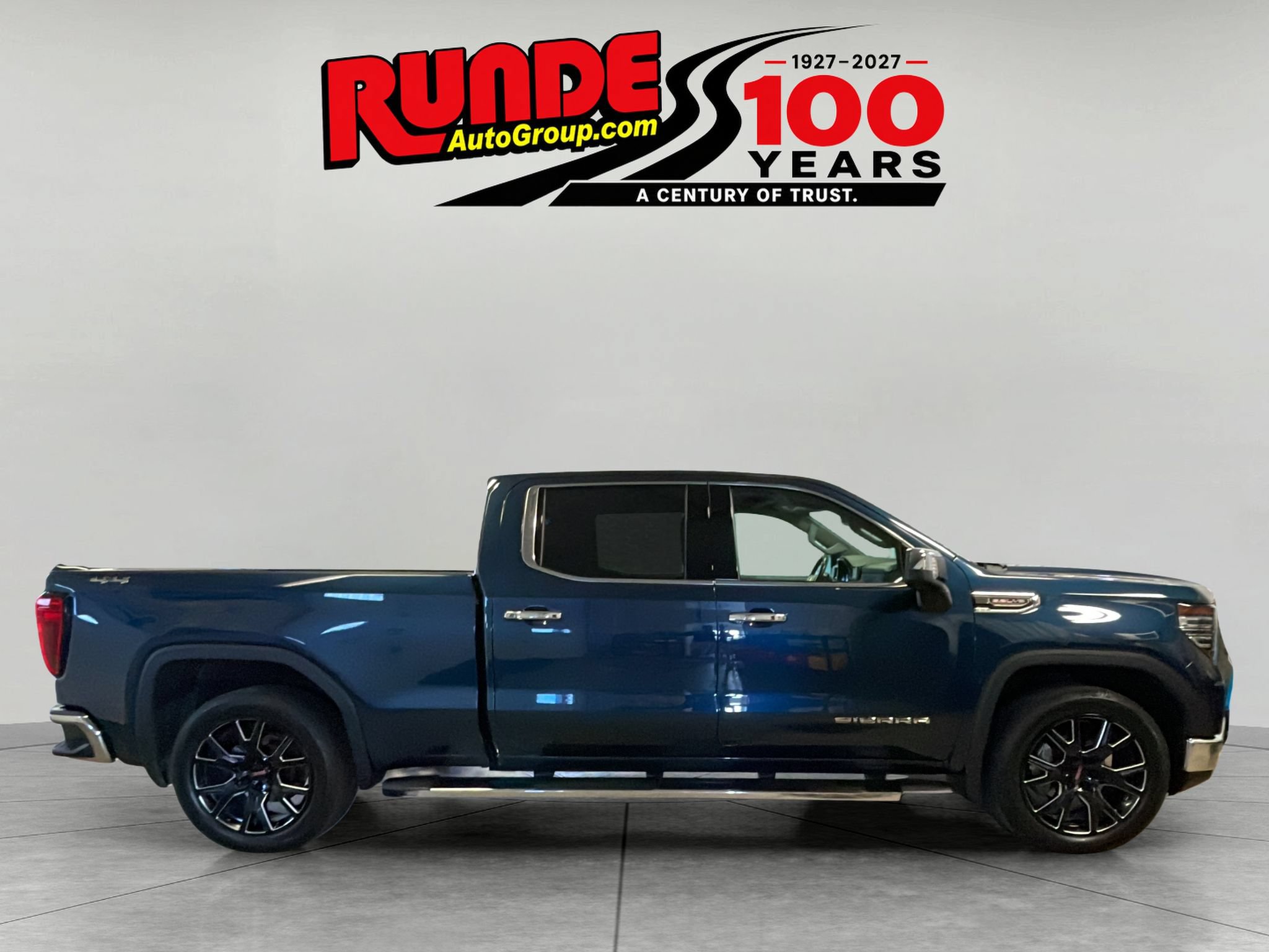 Used 2022 GMC Sierra 1500 SLT w/ SLT Premium Package AWD/4WD image 6