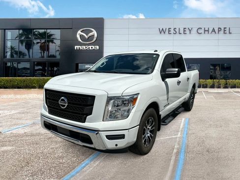 Used 2021 Nissan Titan SV w/ SV Convenience Package RWD image 1