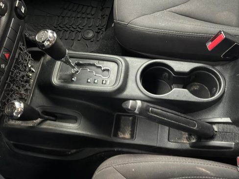 Used 2017 Jeep Wrangler Sport image 32