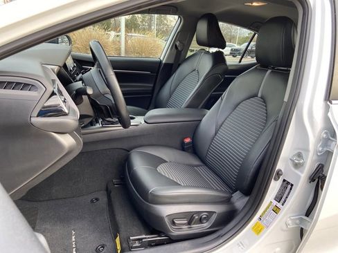 Used 2024 Toyota Camry SE image 17