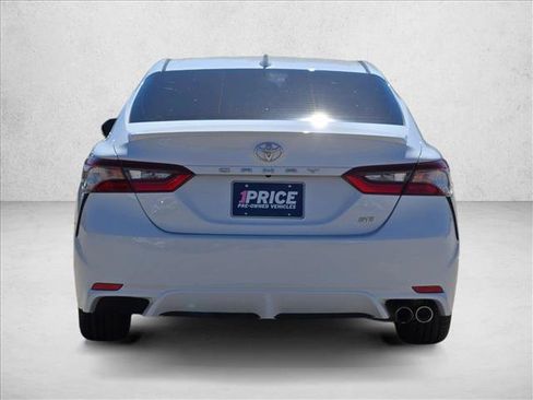 Used 2023 Toyota Camry SE FWD image 6