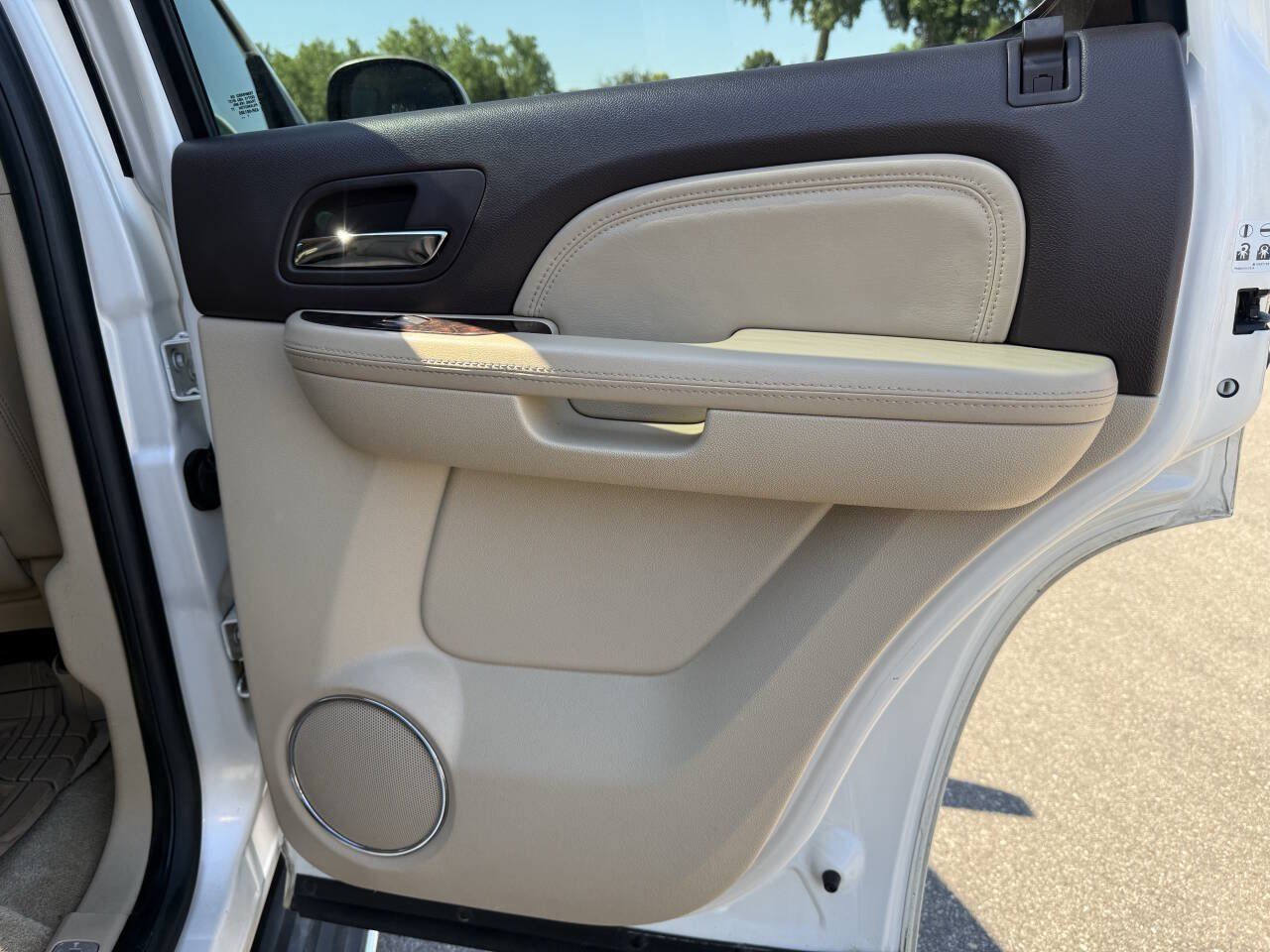 Used 2012 GMC Yukon Denali AWD/4WD image 17