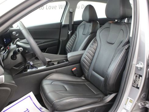 Used 2024 Hyundai Elantra Limited FWD image 16