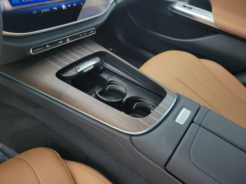 Used 2024 Mercedes-Benz E 350 4MATIC Sedan image 27