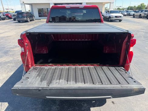 Used 2021 Chevrolet Silverado 1500 LT w/ Z71 Off-Road Package AWD/4WD image 9