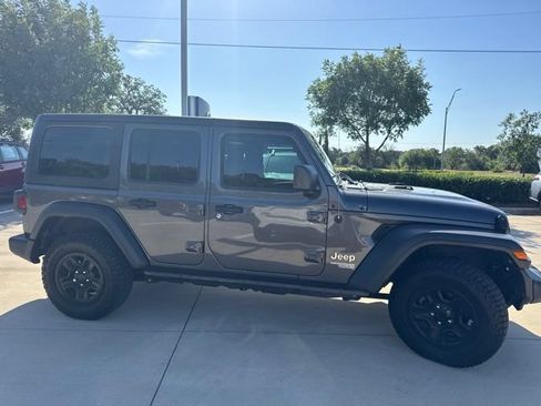 Used 2019 Jeep Wrangler Unlimited Sport AWD/4WD image 2