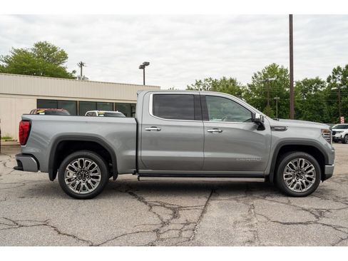 New 2026 GMC Sierra 1500 Denali Ultimate w/ LPO, Black Badging Package AWD/4WD image 9