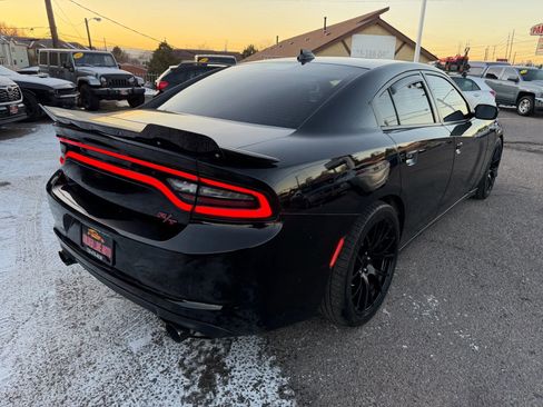 Used 2017 Dodge Charger R/T image 8