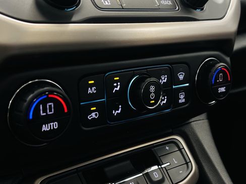Used 2020 GMC Acadia Denali w/ Technology Package AWD/4WD image 62