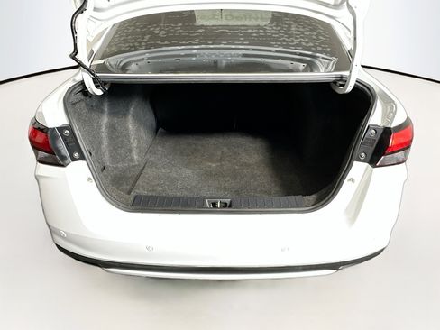 Used 2021 Nissan Versa S FWD image 26