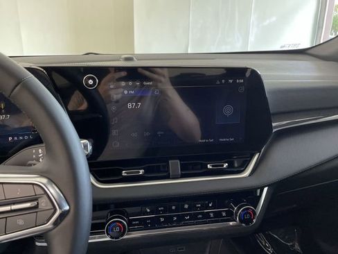 New 2026 Chevrolet Equinox LT w/ Convenience Package II AWD/4WD image 28