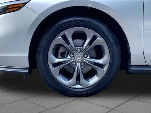 Used 2024 Honda Accord EX image 11
