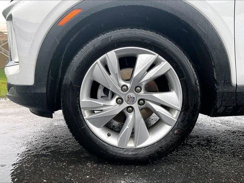 Used 2025 Buick Encore GX Preferred FWD image 2