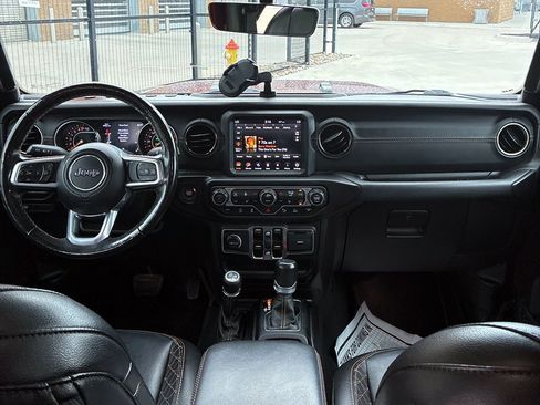 Used 2021 Jeep Gladiator Overland AWD/4WD image 3