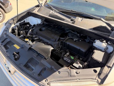 Used 2013 Toyota Highlander FWD image 18