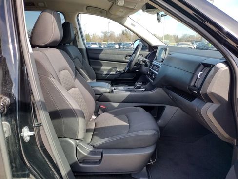 Used 2023 Nissan Pathfinder SV AWD/4WD image 11