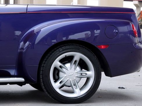 Used 2004 Chevrolet SSR w/ Preferred Equipment Group image 22