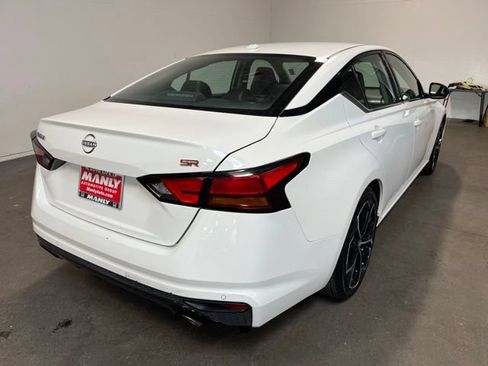 Used 2024 Nissan Altima 2.5 SR FWD image 3