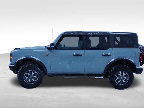 Used 2024 Ford Bronco Badlands image 9