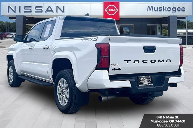 Used 2026 Toyota Tacoma SR5 AWD/4WD image 4