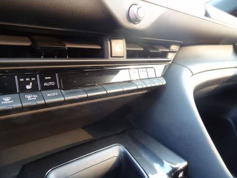 Used 2024 Toyota Crown AWD/4WD image 17