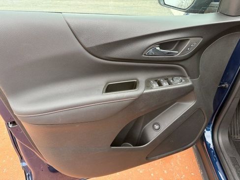 Used 2023 Chevrolet Equinox RS image 9
