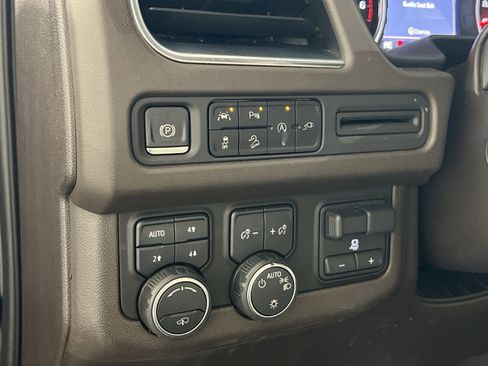 Used 2021 Chevrolet Tahoe Z71 w/ Z71 Off-Road Package image 32