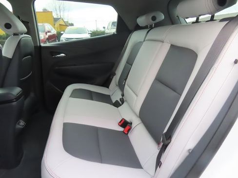 Used 2017 Chevrolet Bolt Premier w/ Driver Confidence II Package image 38