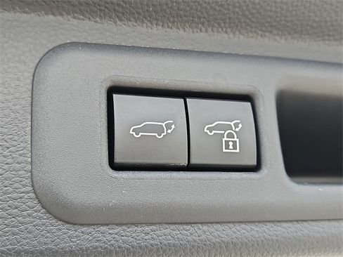 Used 2023 Toyota Sequoia Platinum image 16