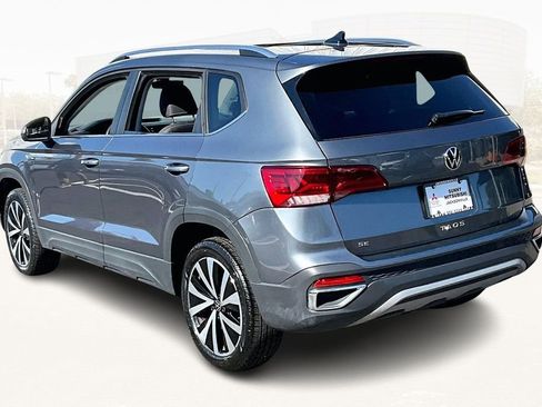 Used 2024 Volkswagen Taos SE image 4