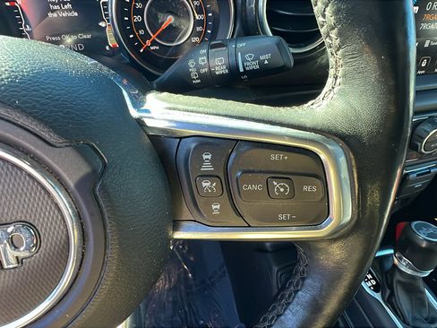 Used 2019 Jeep Wrangler Unlimited Sahara image 26
