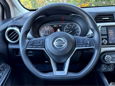 Certified 2022 Nissan Versa SV image 14