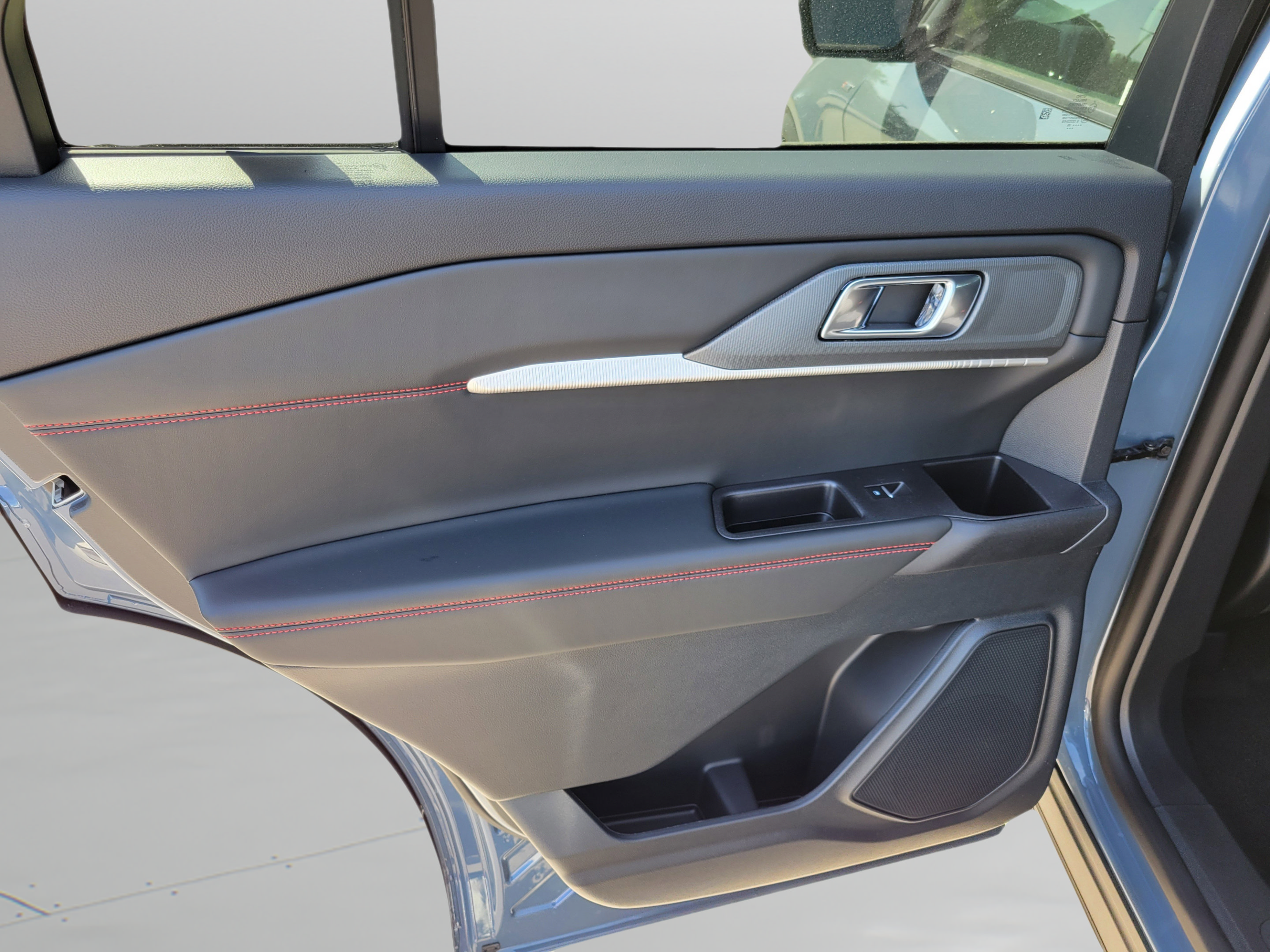 New 2026 Ford Explorer ST-Line w/ ST-Line Street Pack RWD image 25