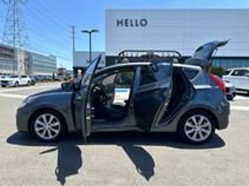 Used 2013 Hyundai Accent SE FWD image 27