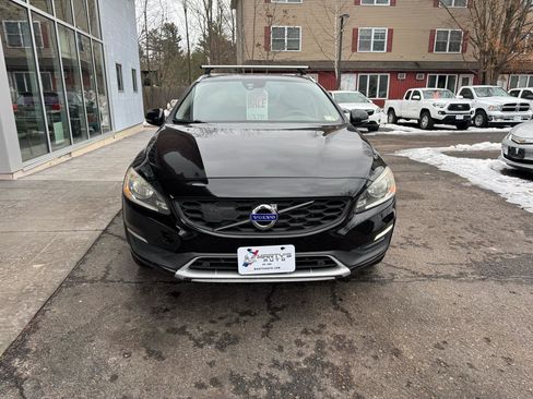 Used 2016 Volvo V60 T5 Cross Country w/ Convenience Package image 8