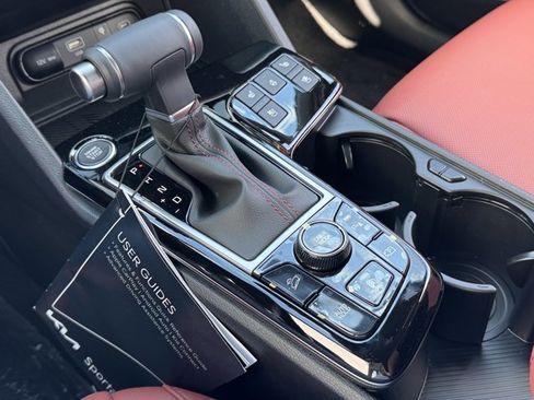 New 2025 Kia Sportage SX image 13