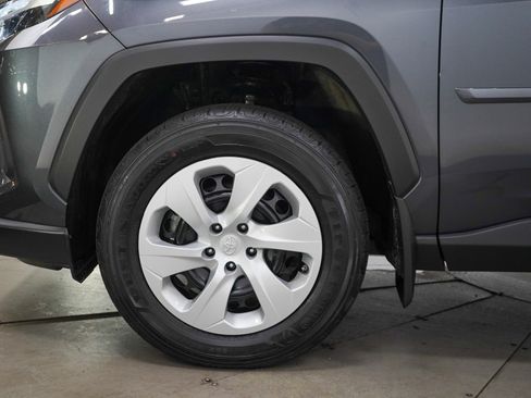 Used 2023 Toyota RAV4 LE AWD/4WD image 28