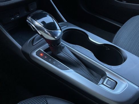 Used 2025 Buick Envista Preferred image 36