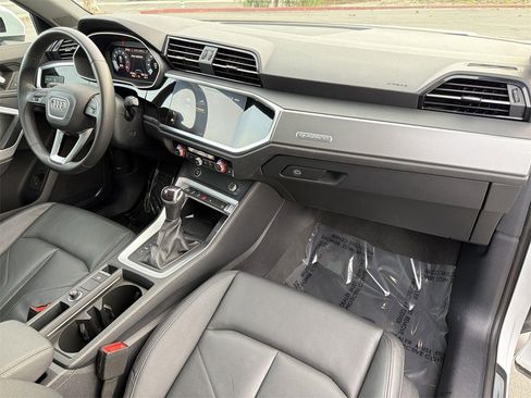 Used 2024 Audi Q3 2.0T Premium image 33