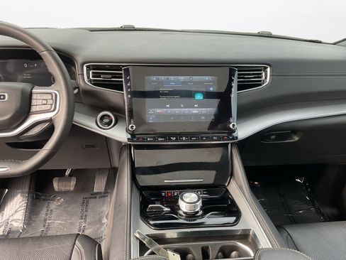 Used 2024 Jeep Wagoneer Series II image 11