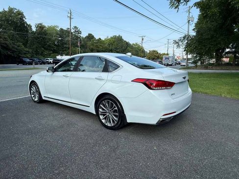 Used 2016 Hyundai Genesis 3.8 RWD image 4