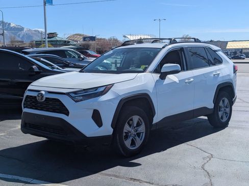 Used 2023 Toyota RAV4 XLE AWD/4WD image 9