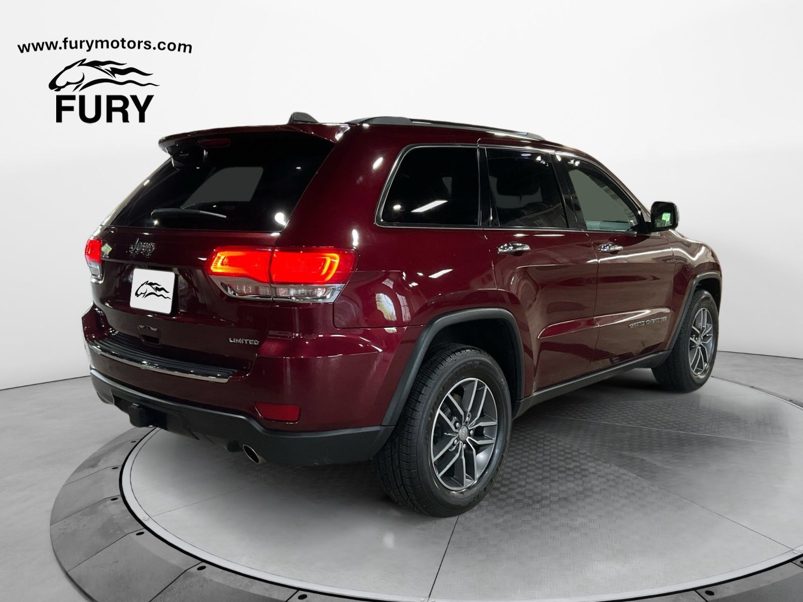 Used 2017 Jeep Grand Cherokee Limited w/ Trailer Tow Group IV AWD/4WD image 4