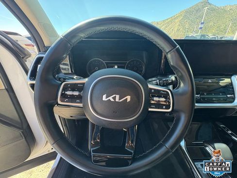 Used 2022 Kia Sorento SX image 4