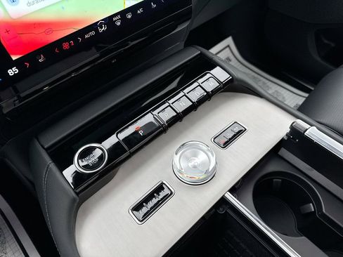New 2026 Lincoln Navigator Reserve w/ Jet Appearance Package AWD/4WD image 18